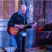 Impara a suonare la chitarra! Musicista laureato al conservatorio propone un percorso personalizzato per imparare a suonare nello